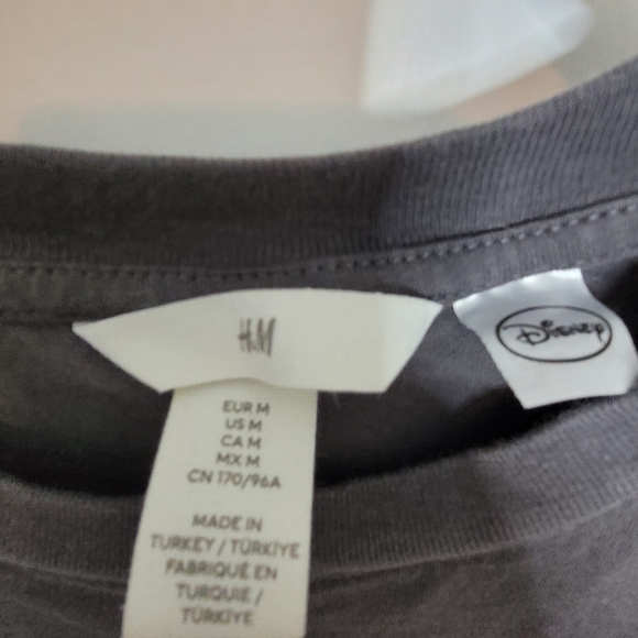 H&M Disney Mickey Mouse M T-Shirt - Picture 3 of 3